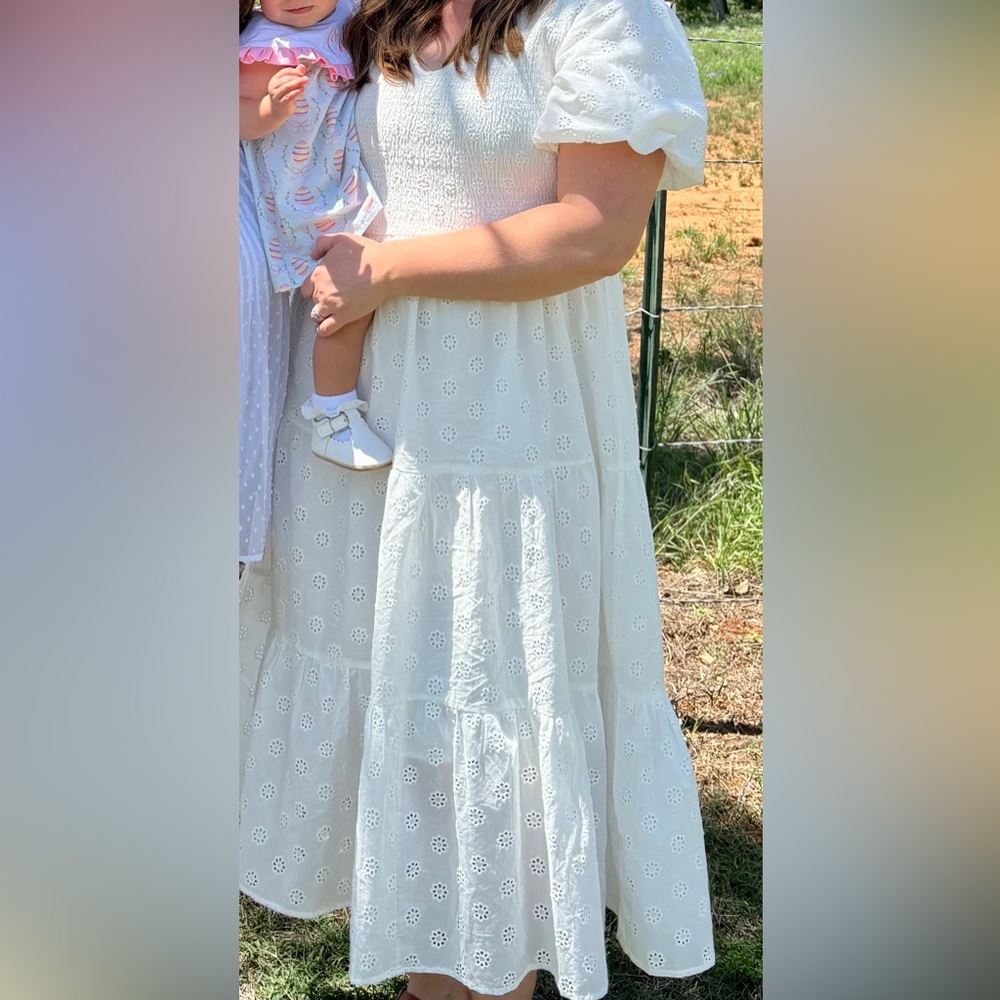 Brass & Roe Ella Eyelet Smocked Dress in White- Size XL- Worn once- 100% Cotton - Picture 2 of 4